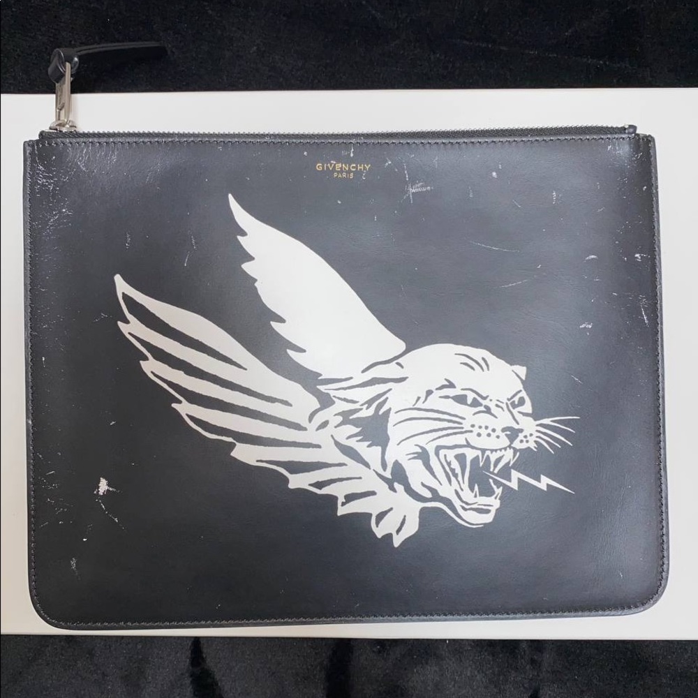 Givenchy Logo Print Zipped Pouch